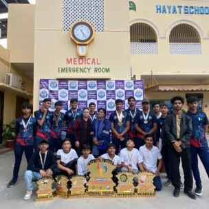 Students and faculty at HM Campus